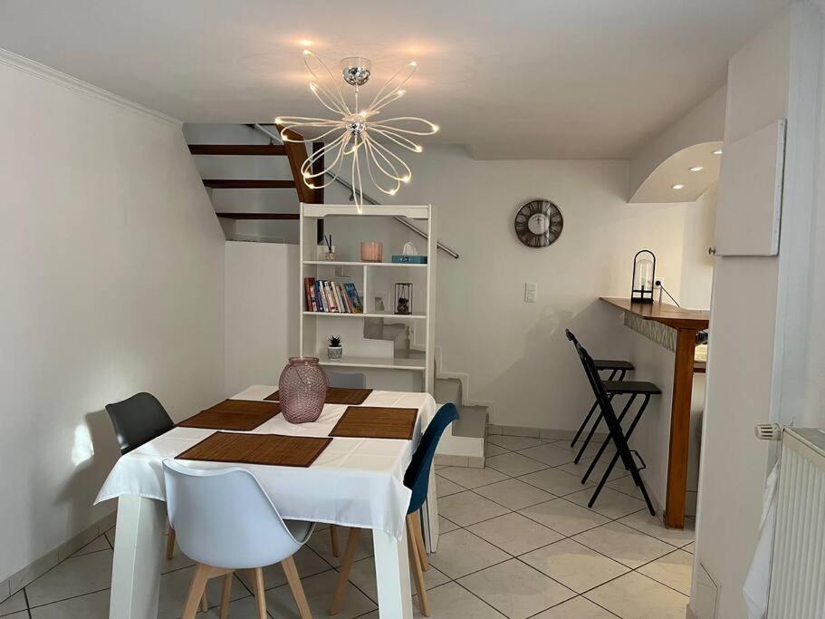 Petite Maison De Ville Au Calme Brie-Comte-Robert Zewnętrze zdjęcie